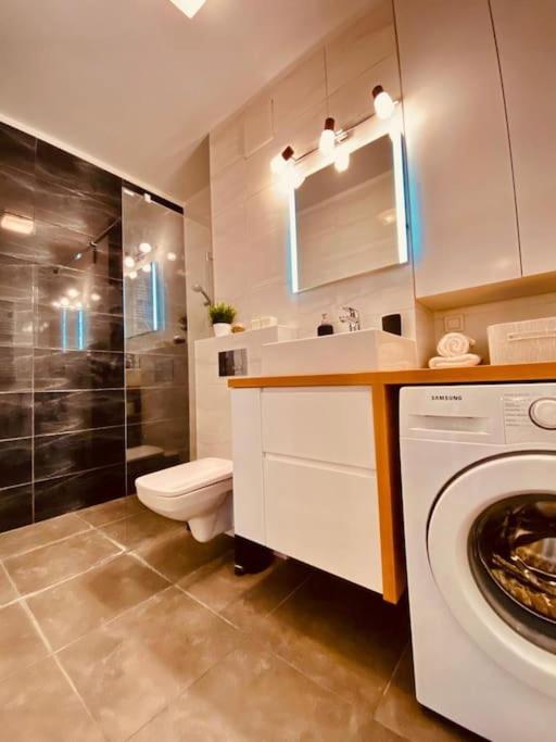 Spacious,Stylish And Comfortable 2 Room Apartment With Million Dollar View Varsavia Esterno foto